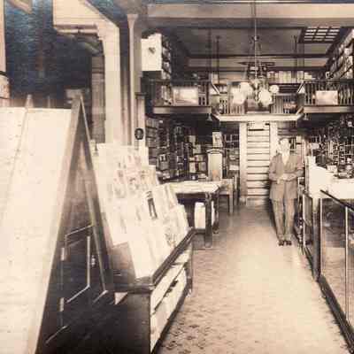Hewitt's Book Store, Stationery & Periodicals - Long Beach, California