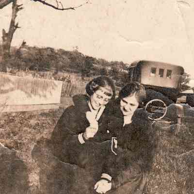 Nellie (Byers) Guesman [1904-1999] and Lillian Irene (Cooley) Moore [1899-1976]