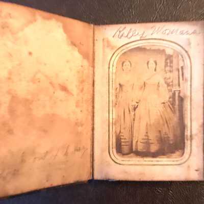 Willis-Nutt Album, Photo 01 - Kelly women