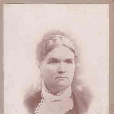 Believed to be Margaret (McClain) Metz [1830-1897]: See WEB LINKS to DOWNLOAD high-resolution image.
