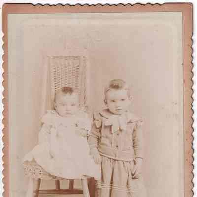 Believed to be John Milton Morris [1895-1960] and Thomas Henry Morris [1893-1982]