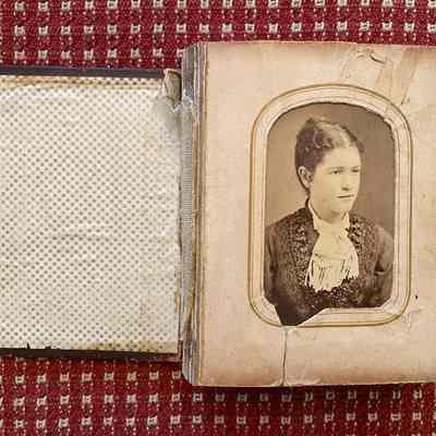 Eleanor (Morris) Linskea Album