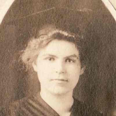 Helen Scott (Brown) Lowe, Waynesburg College, Class of 1915