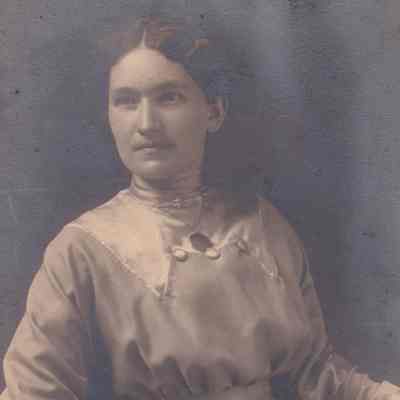 Elizabeth J. (Watson) (Carpenter) Higgins [1886-1931]