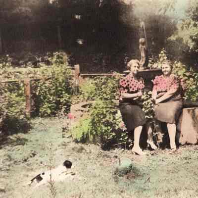 Velma (Meek) Carpenter [1885-1966] and Mary Hildred (Meek) Stewart [1903-1980]