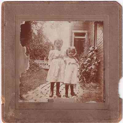 Mary Inghram (Denny) Weaver [1891-1972] and Josephine Denny [1893-1992]