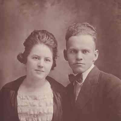 Samuel Earl Davis [1893-1976] and his wife, Ruth Lee (Springer) Davis [1899-1986]