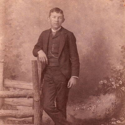 Rice-Fordyce Album 02, Photo 02 - Marion Independence Iles [1873-1947]