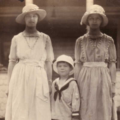 Thelma (Rinehart) Hughes, Willis G. Rinehart, Wilma (Rinehart) Warren