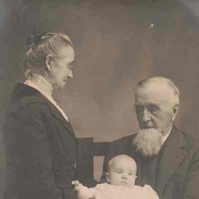 James Sealey "J. C." Scott and Anna Mariah (Wood) Scott with grandson, Homer Ernest Beam