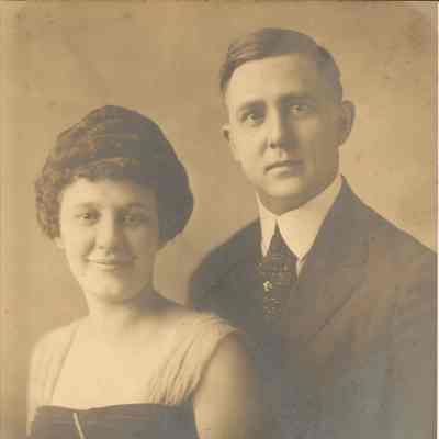 James Loar Meek [1891-1982] and his wife, Grace Emma (Iams) Meek [1890-1958]