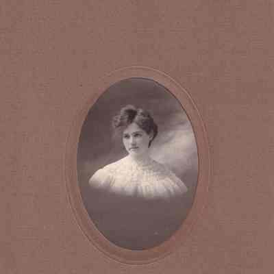 Margaret Morris (Rinehart) (Strawn) Voorhis [1884-1982], Waynesburg College, Class of 1906: See WEB LINKS to DOWNLOAD high-resolution image.