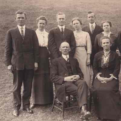 Ezra Hensley Davis and Mary Ann (Weaver) Davis family