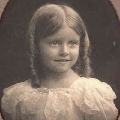 Leah Abigail (Crago) Waddell