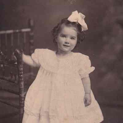 Kline-Moredock Album 01, Photo 35 - Vesta (Kline) Swan [1903-1928]