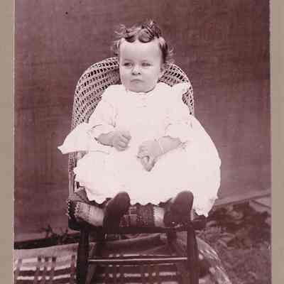 Vance-McFarland Album 04, Photo 06: See WEB LINKS to DOWNLOAD high-resolution image.