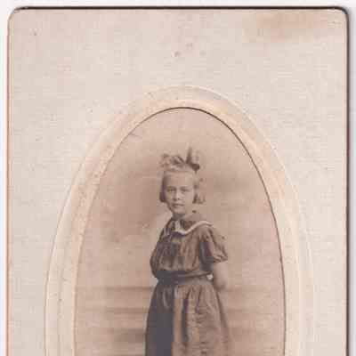 Helen (Denny) Howard [1896-1981]: See WEB LINKS to DOWNLOAD high-resolution image.