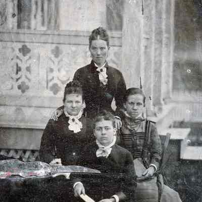 Mary Woodruff Denny [1858-1937] - Front Row