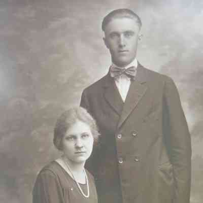 Walter Irvin Moore Sr. [1900-1987] and his wife, Lillian Irene (Cooley) Moore [1899-1976]