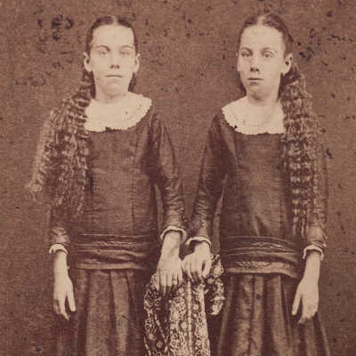 Dessa Supler and Essa Supler - twin daughters of James Supler and Martha Jane Ealy
