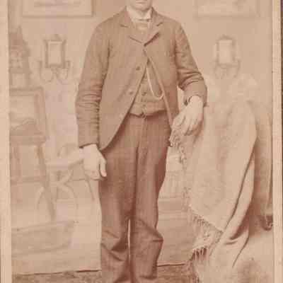 Vance-McFarland Album 04, Photo 19 - Minor Vance [1874-1941]: See WEB LINKS to DOWNLOAD high-resolution image.