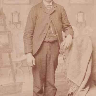 Vance-McFarland Album 04, Photo 19 - Minor Vance [1874-1941]