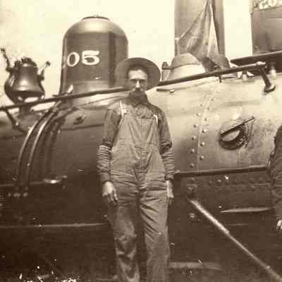 Lindsey Harold Conway [1889-1968] on right