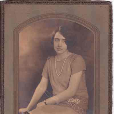 Anna Pauline (Cree) Schroyer [1909-1972]: See WEB LINKS to DOWNLOAD high-resolution image.