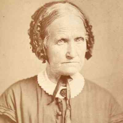 Pauley-Thompson Album, Photo 28 - Margaret (Bowler) Thompson