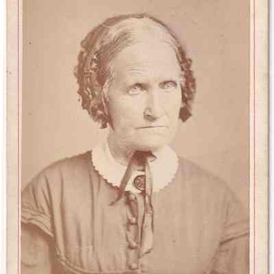 Pauley-Thompson Album, Photo 28 - Margaret (Bowler) Thompson: See WEB LINKS to DOWNLOAD high-resolution image.