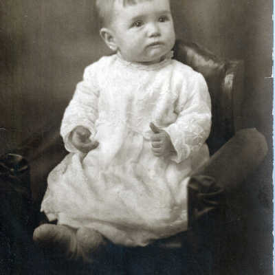 Kline-Moredock Album 01, Photo 07 - Doris Mae (Swann) LaRue [1920-2001]