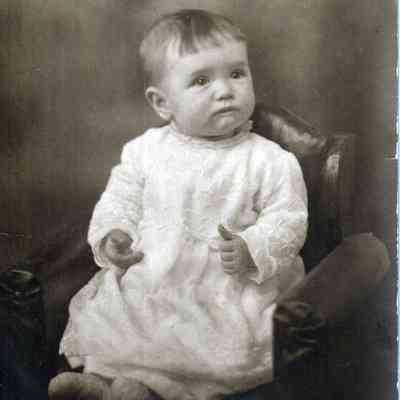 Kline-Moredock Album 01, Photo 07 - Doris Mae (Swann) LaRue [1920-2001]