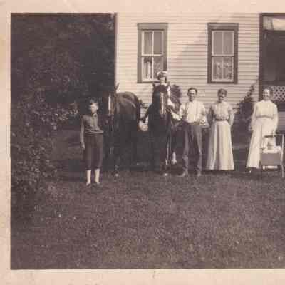 James Ira Thompson and Myrtle (Huffman) Thompson family