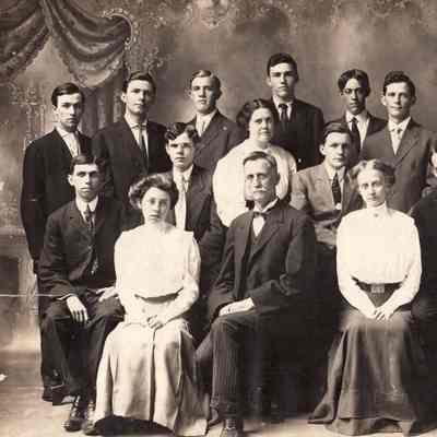 Waynesburg College students and alumni, circa 1910