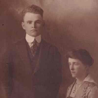Andrew Preston Davis [1896-1938] and his wife, Louie (Crayne) (Davis) Phillips [1897-1986]