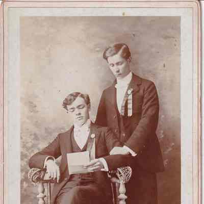 Lindsey Kincaid "Lin" Thompson [1878-1968] and friend: See WEB LINKS to DOWNLOAD high-resolution image.