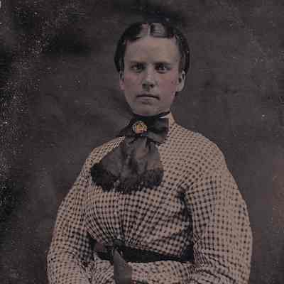 Willis-Nutt Album, Photo 07