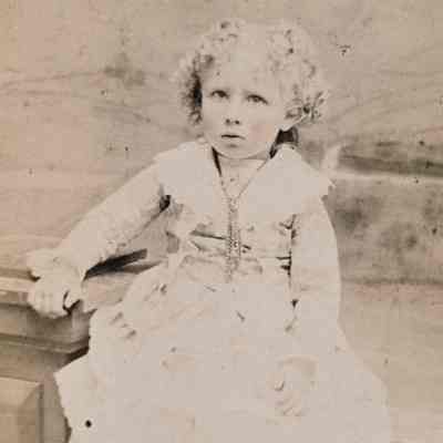 Millikin-Simpson Album, Photo 03 - Nettie Meek