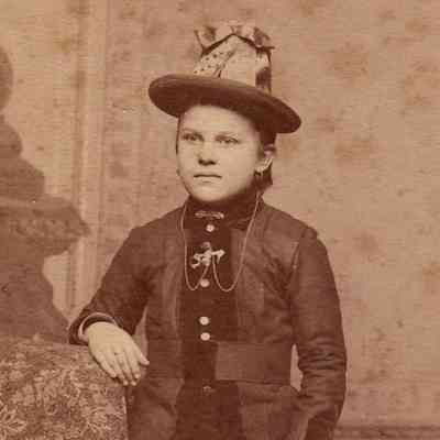 Dreier Album, Photo 23 - Elizabeth M. "Lizzie" (Dreier) Gray [1877-1911]