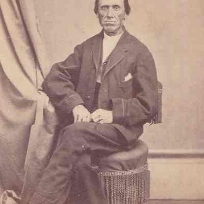 Eleanor (Morris) Linskea Album, Photo 05