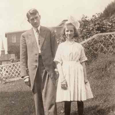 Alfred Tennyson Miller [1872-1947] and niece, Sarah Cosgray Minor [1898-1941]