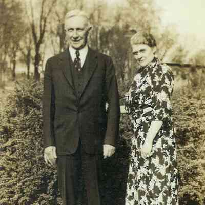 Henry Clay Sayers Jr. [1872-1945] and his wife, Frances Lillian (Scott) Sayers [1873-1949]