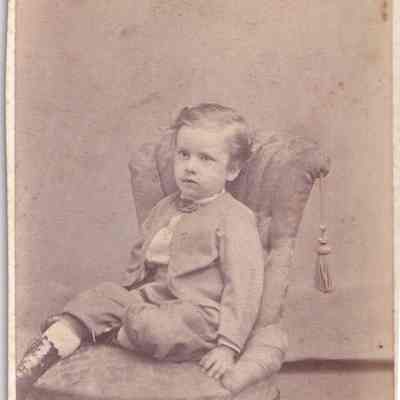 Eleanor (Morris) Linskea Album, Photo 09: See WEB LINKS to DOWNLOAD high-resolution image.