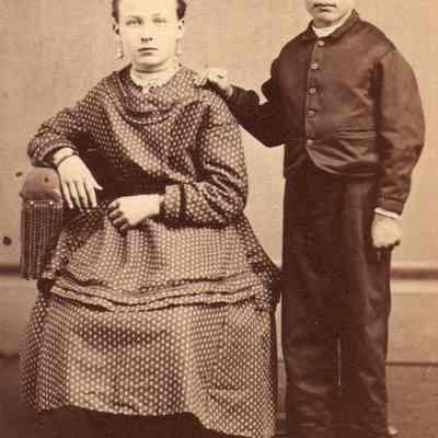 Pauley-Thompson Album, Photo 29 - Anna Laura (Thompson) Trussell and Thomas Thompson