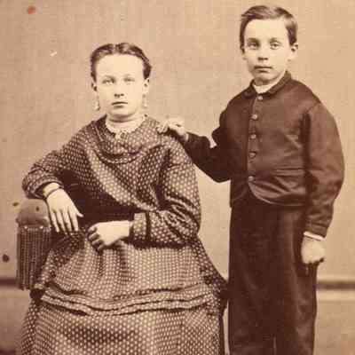 Pauley-Thompson Album, Photo 29 - Anna Laura (Thompson) Trussell and Thomas Thompson