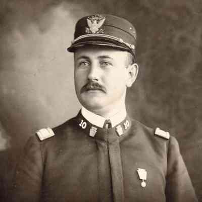 Hustead Alexander Crow