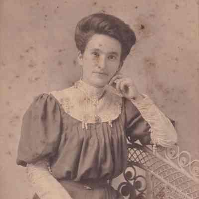 Elizabeth J. (Watson) (Carpenter) Higgins [1886-1931]