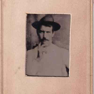 Vance-McFarland Album 04, Photo 17: See WEB LINKS to DOWNLOAD high-resolution image.