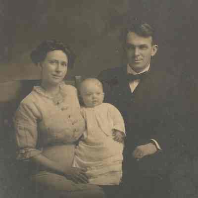 John Leslie Carpenter and Velma (Meek) Carpenter family