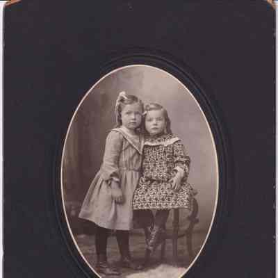 Hazel Irene (Jury) Welsh [1898-2006] and Coral Maurine (Jury) Burdon [1900-1943]: See WEB LINKS to DOWNLOAD high-resolution image.